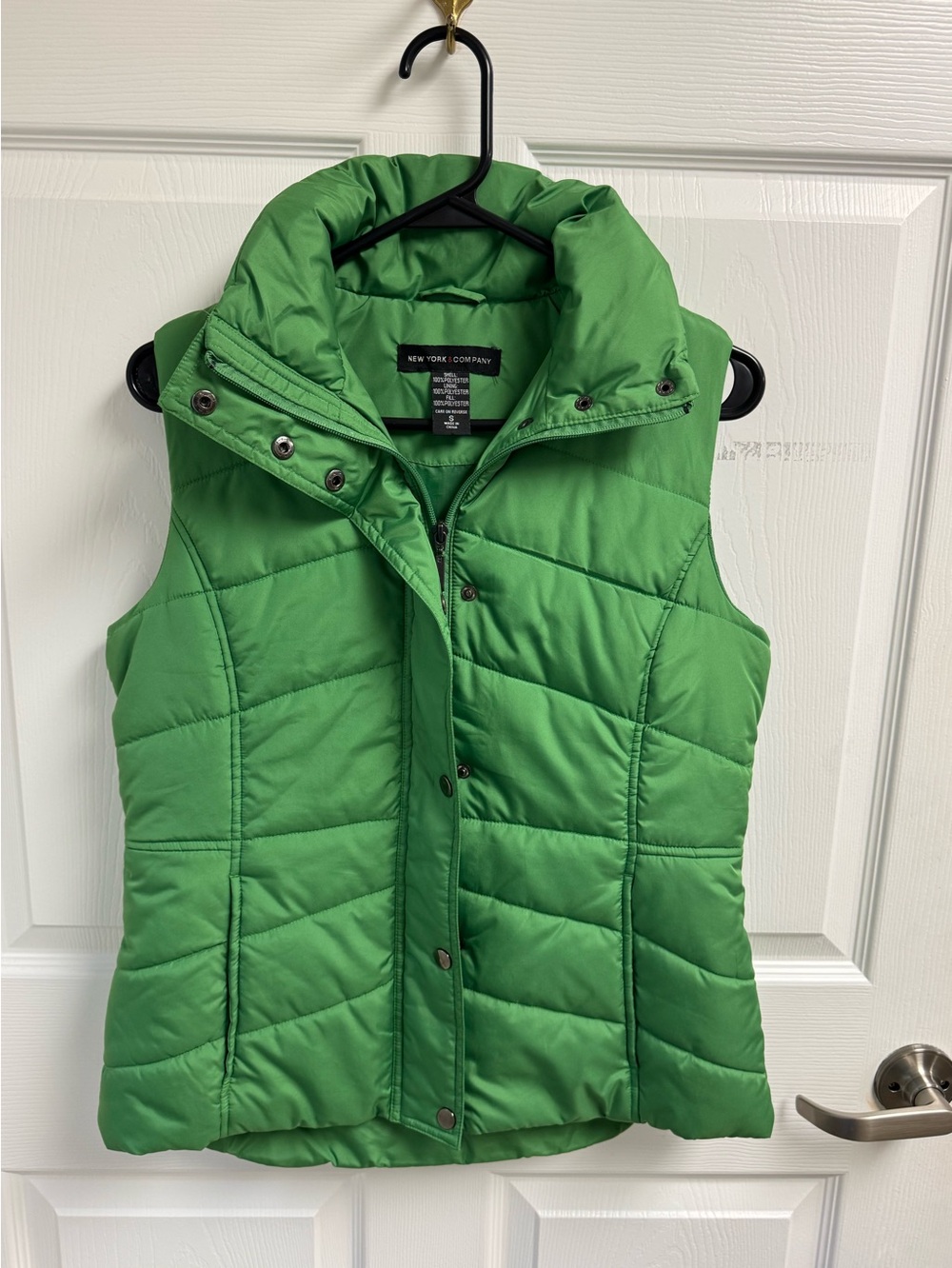 New York & Company Bright Green Quilted Puffer Vest